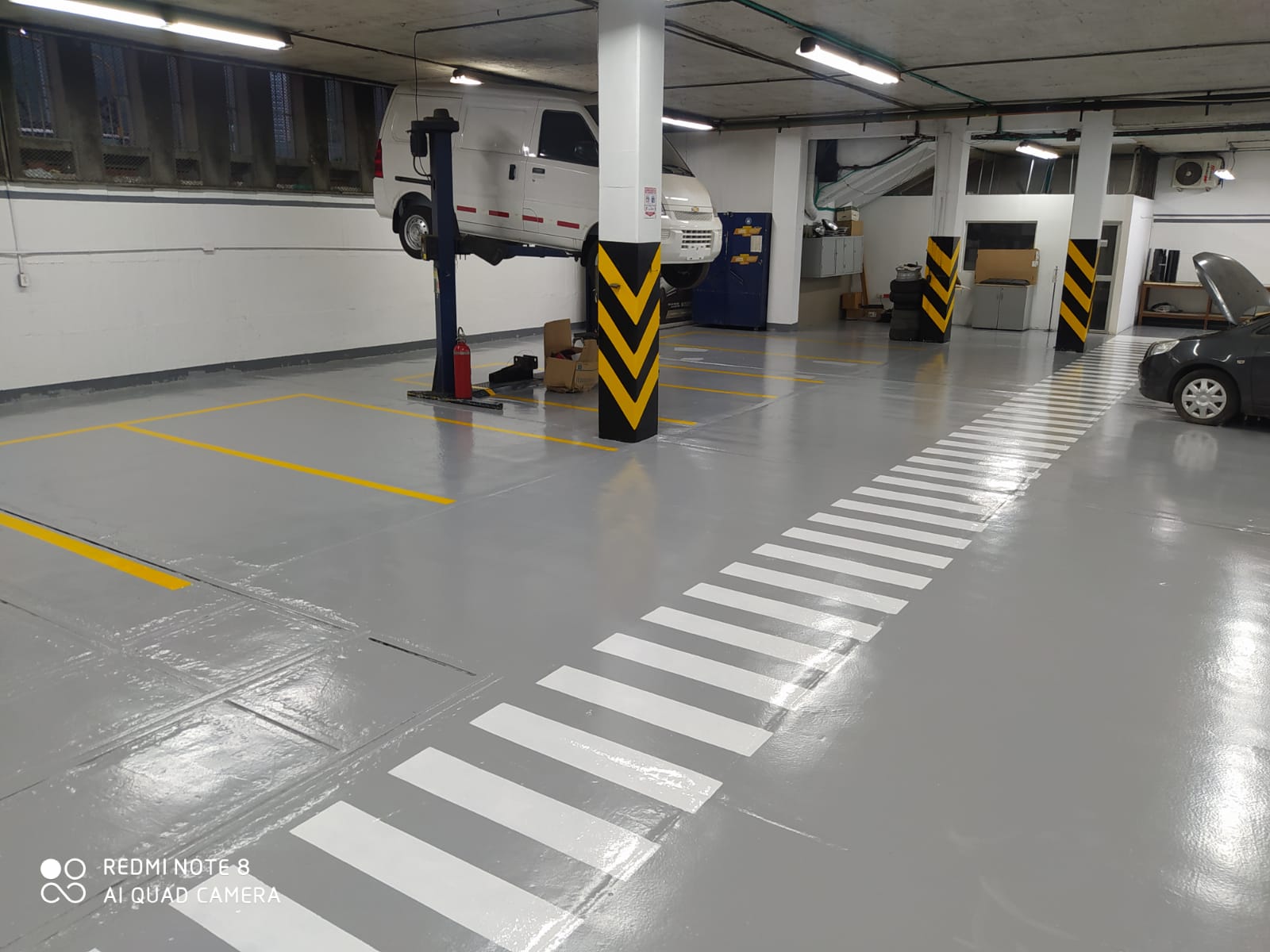 Bodega después de pintar